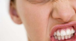 Ngủ nghiến răng là bệnh gì: Nguyên nhân bị bệnh và cách điều trị