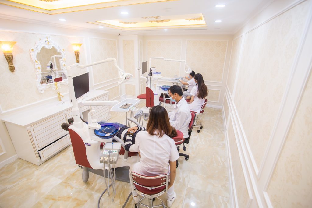 Nha khoa Dencos Luxury là địa chỉ uy tín cho việc tẩy trắng răng